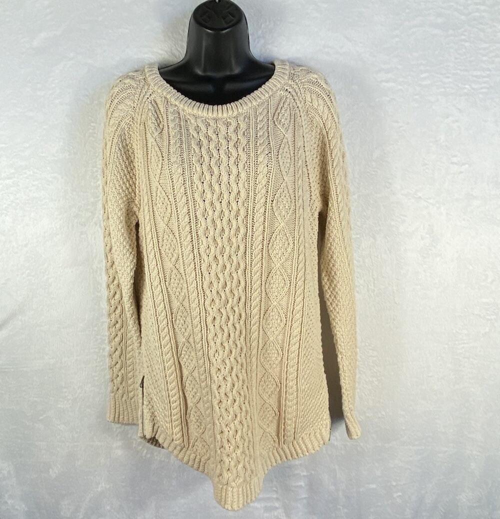 L.L. Bean Signature Cableknit Fisherman Sweater Womens M Zippered Hemline Cotton